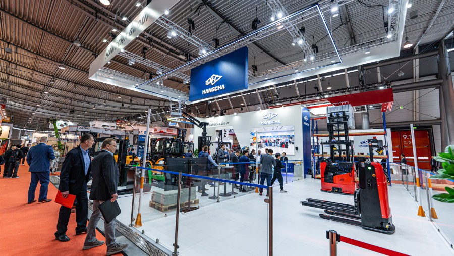 17111007599123792E7C.jpg 杭叉展位.JPG