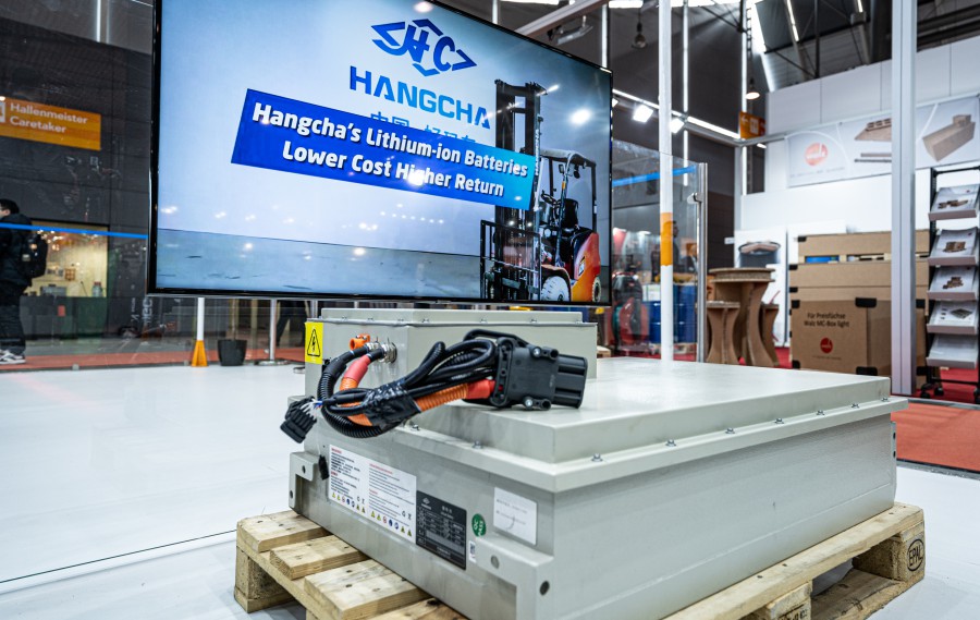 171110088988778627E0.jpeg 叉车专用锂电池.jpeg