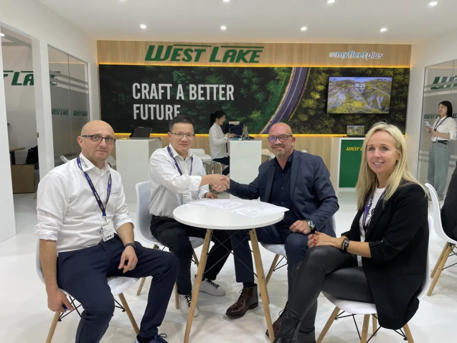 1727223729547285E839.png 640.png